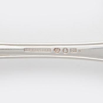 CG Hallberg, bestickuppsättning, 147 delar, silver, modell "Svensk Spetsig". Bl a Stockholm 1906.