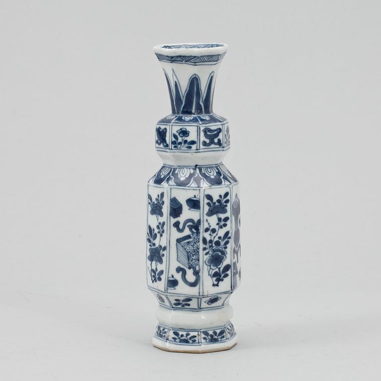 VAS, porslin, Kangxi, Kina, 1600/1700-tal.