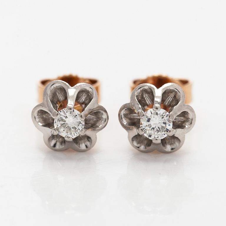 Örhängen, briljantslipade diamanter, 14K guld.