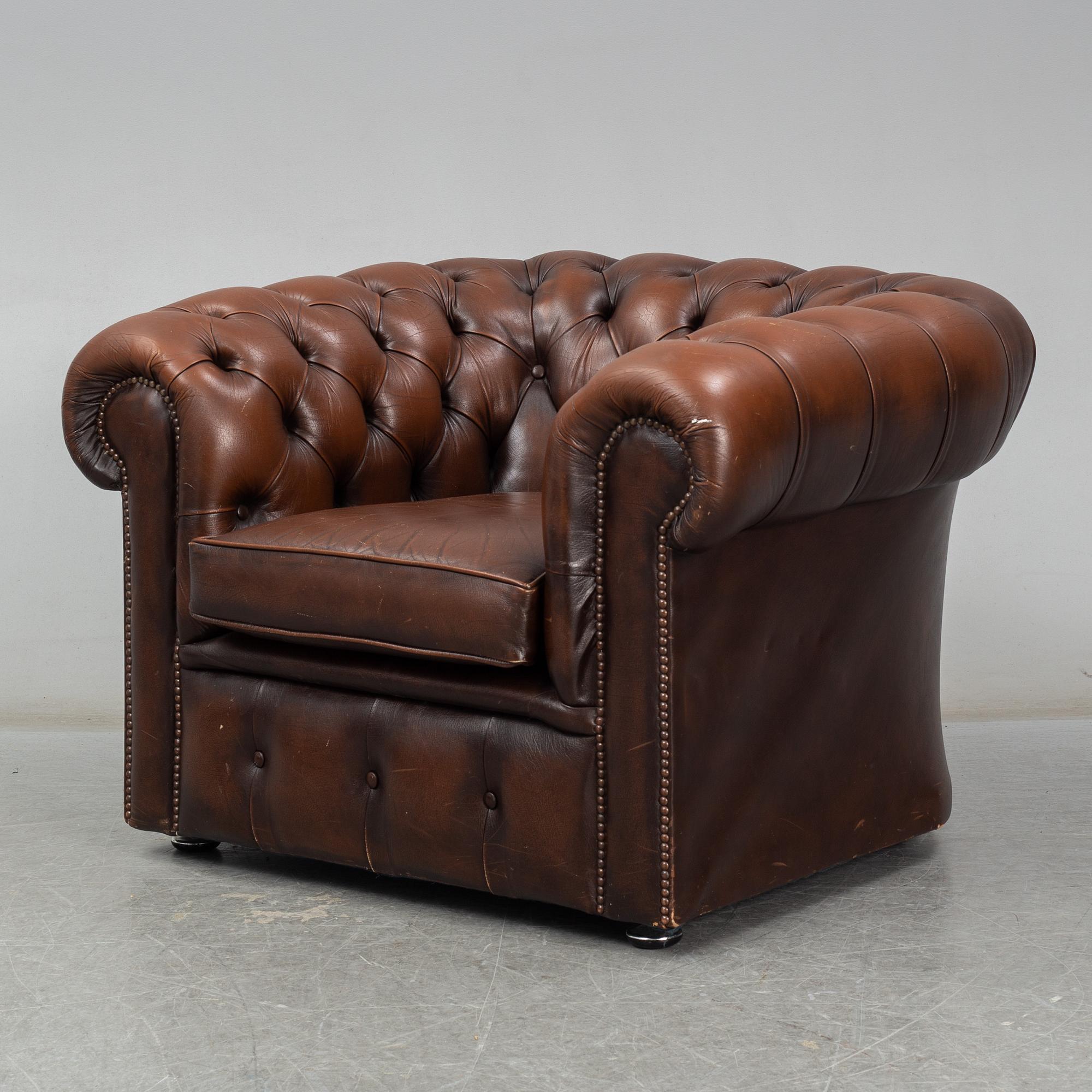 SOFFA OCH FÅTÖLJ, Chesterfield, 1900-talets andra hälft.