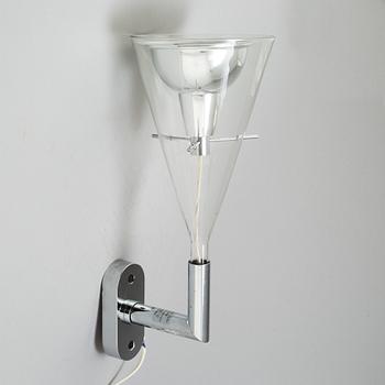 FRANCO RAGGI, vägglampa, "Flute", Fontana Arte, Italien.