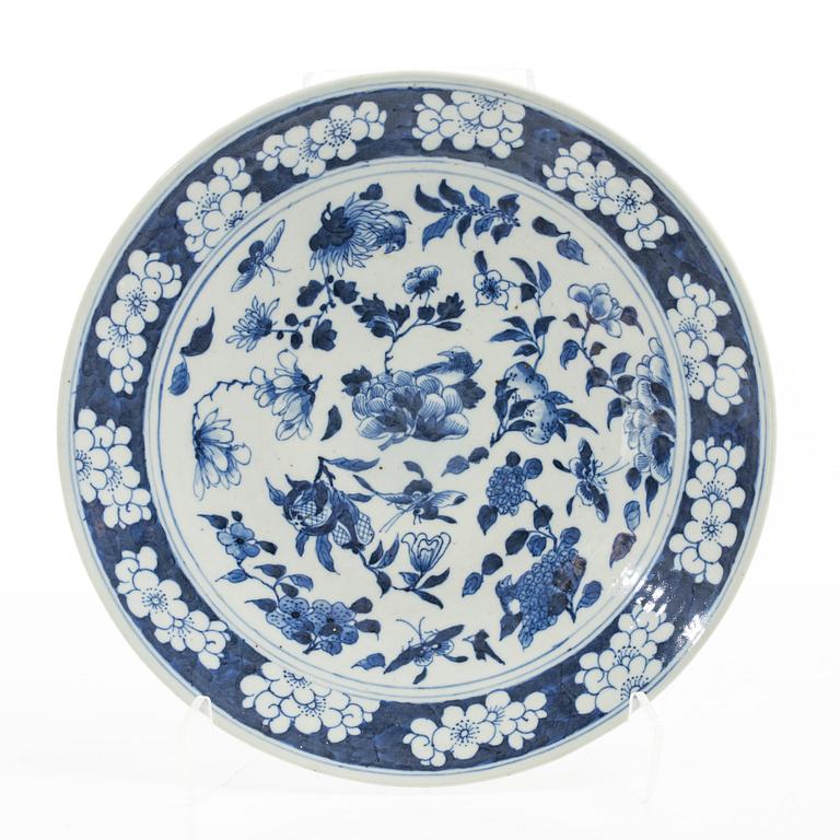 Fat, två stycken, porslin, Kina, tidigt 1900-tal.