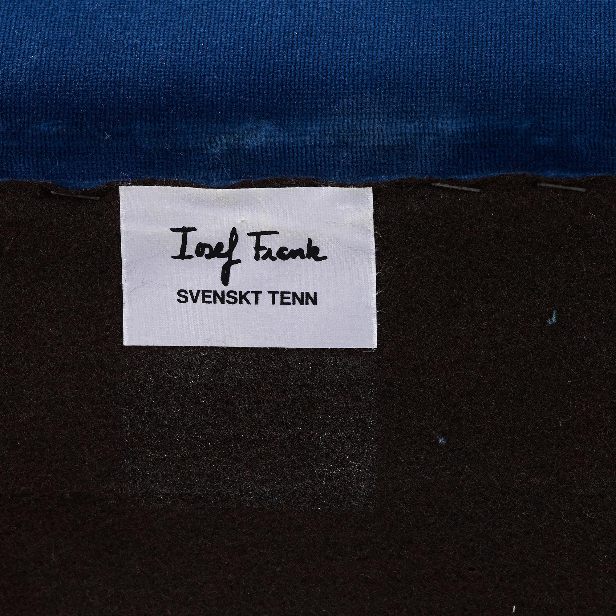 JOSEF FRANK, fåtölj med fotpall, Firma Svenskt Tenn, modell 336.