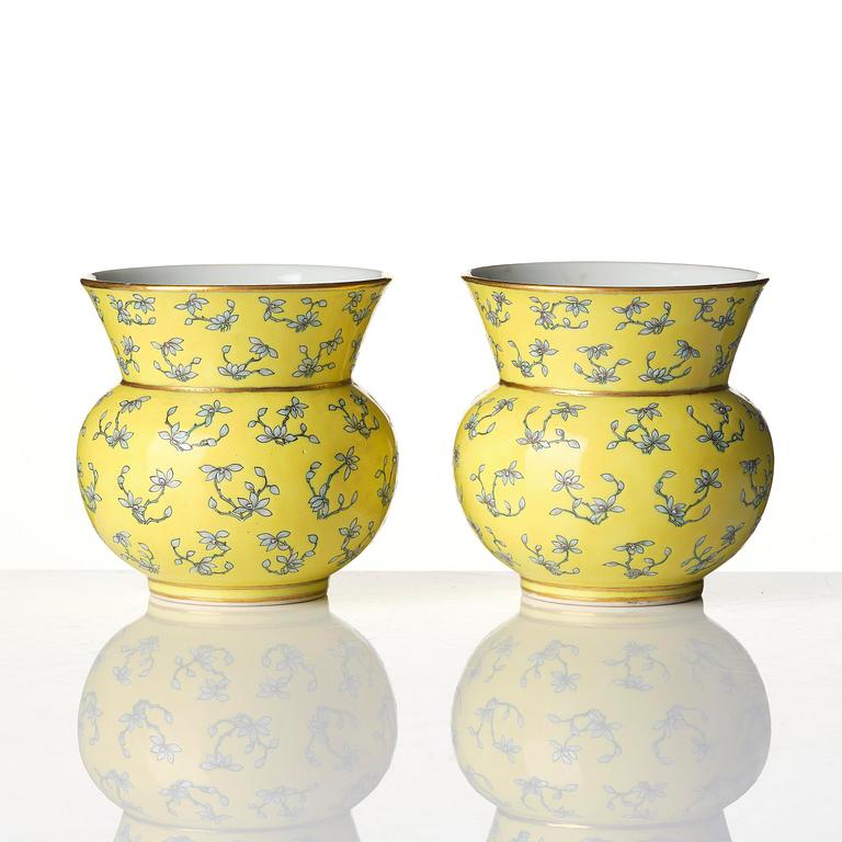 Zhadou, ett par, porslin. Qingdynastin, med Tongzhis märke och period (1862-1874).