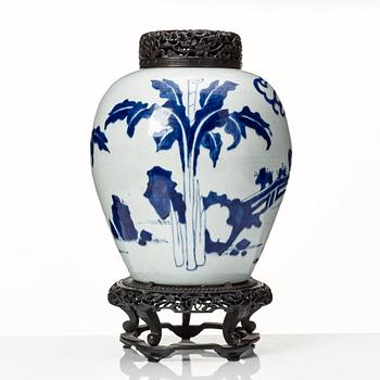 Urna, porslin. Transition, 1600-tal.