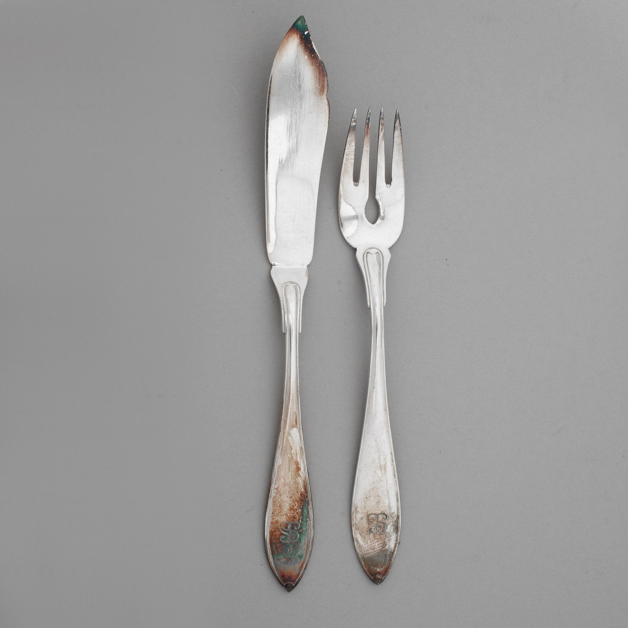 FISKBESTICK, 24 delar, nysilver, "Spetsig svensk", tidigt 1900-tal.