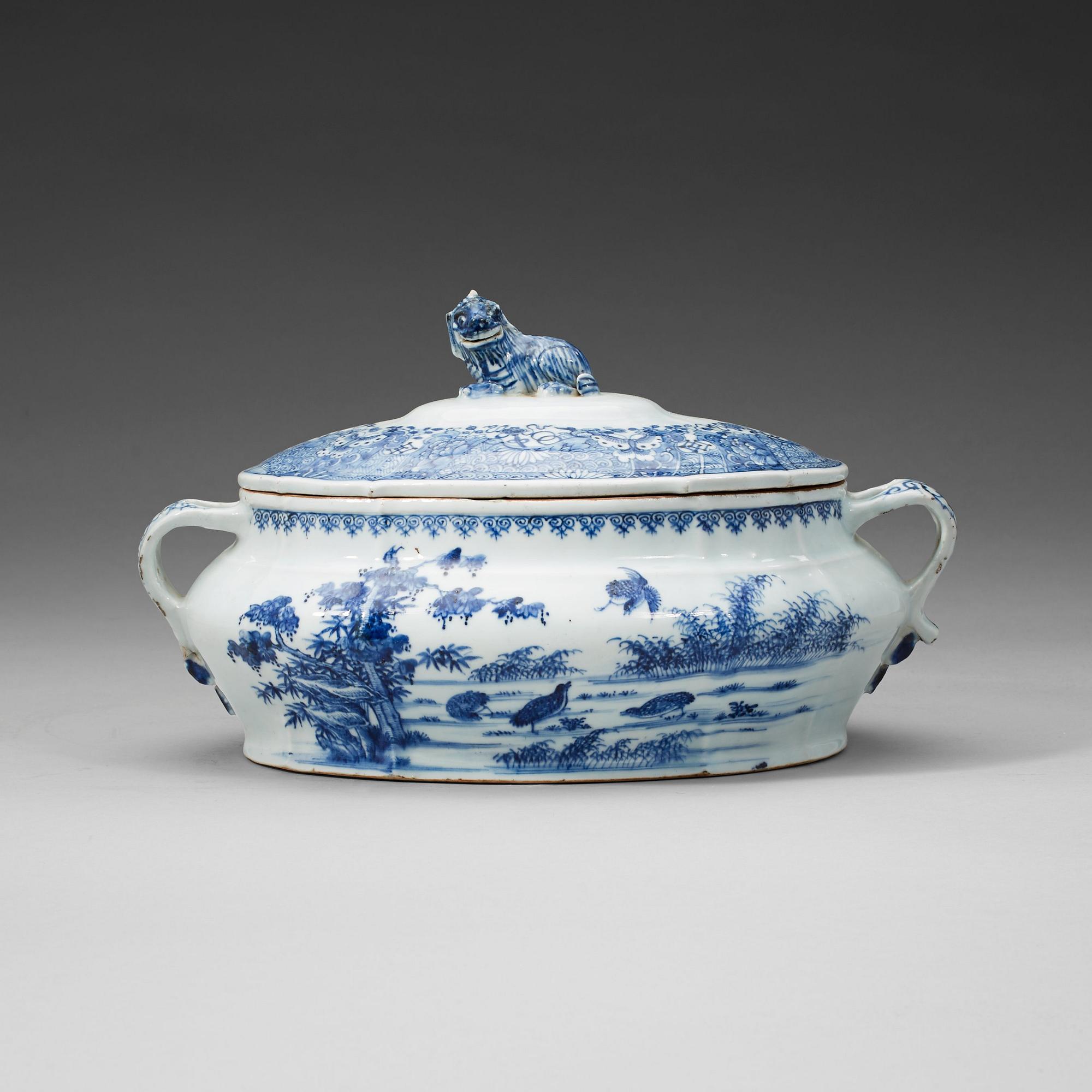 TERRIN med LOCK, porslin. Qingdynastin, Qianlong (1736-95).