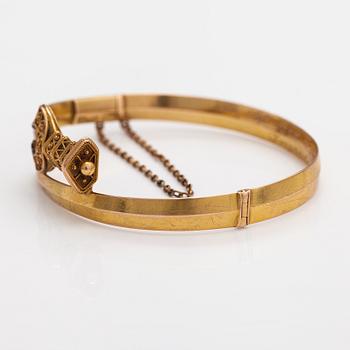 C. I. Fleinert, A 17K-20K gold bracelet. Copenhagen late 19th century. Import Marked Otto Roland Mellin, Helsinki.