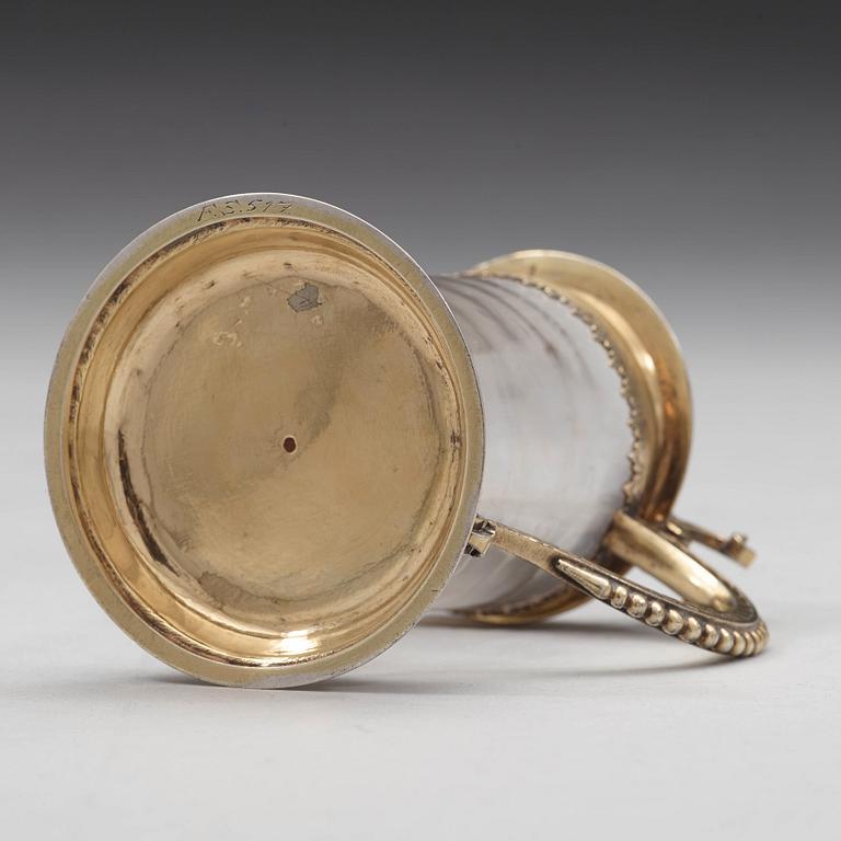 Miniatyrdryckeskanna, ostämplad, förgyllt silver och bergkristall, Tyskland 1600-talets förra hälft, barock.
