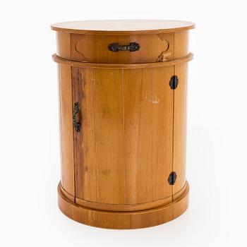 A mid-20th century wooden jewellery box.