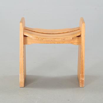 GILBERT MARKLUND, pall "Jonte", Furusnickarn AB, formgiven 1969.