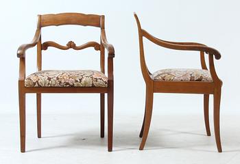 KARMSTOLAR, ett par, 1900-talets första hälft.