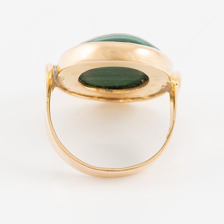 Ring, 18K guld med malakit.