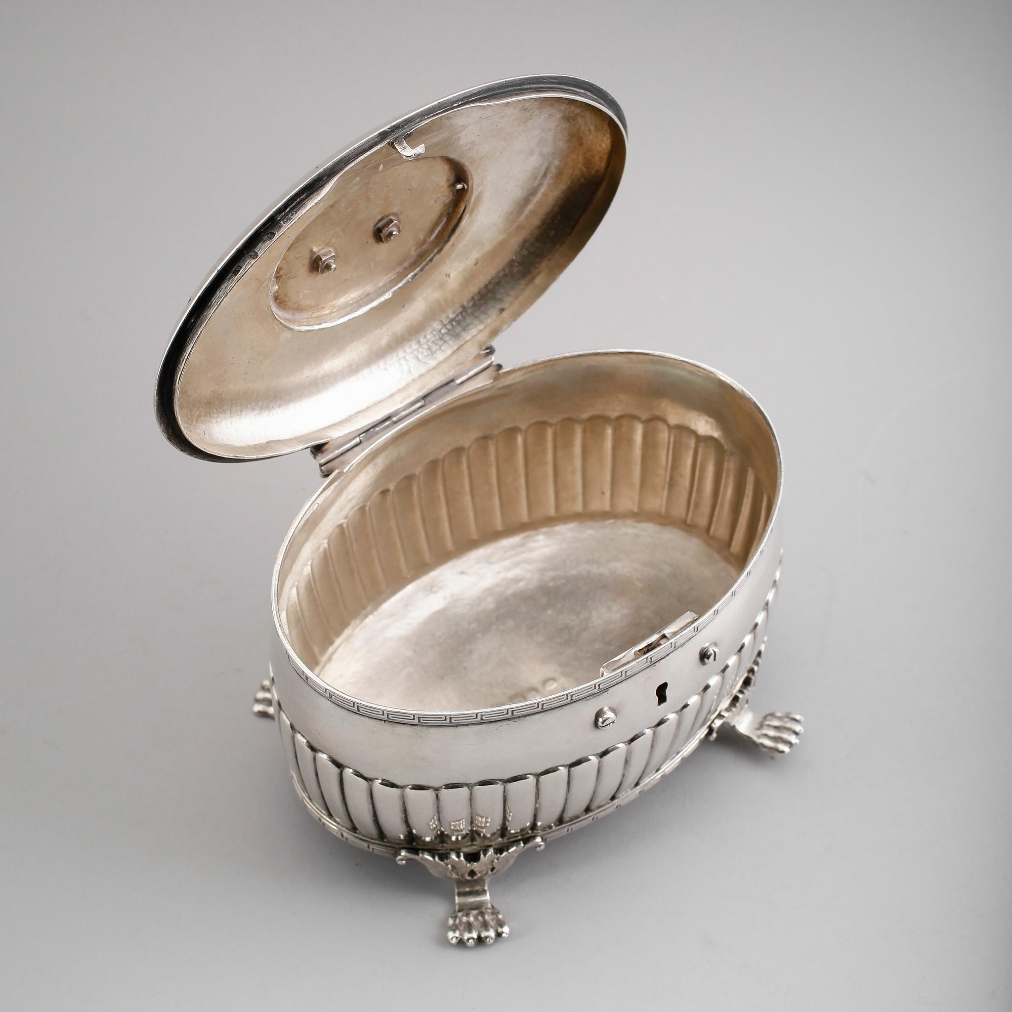 SOCKERSKRIN, silver, Petter Adolf Sjöberg, Stockholm 1822. Vikt ca 672 gram.