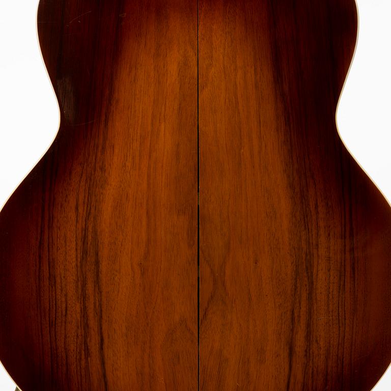 Herman Carlsson Levin, akustisk gitarr, "Modell 22", Sverige, 1945.