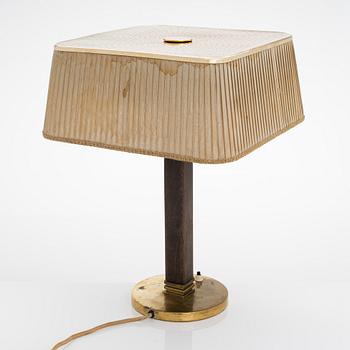 Paavo Tynell, bordslampa, modell 5066, Taito Oy, 1900-talets mitt.