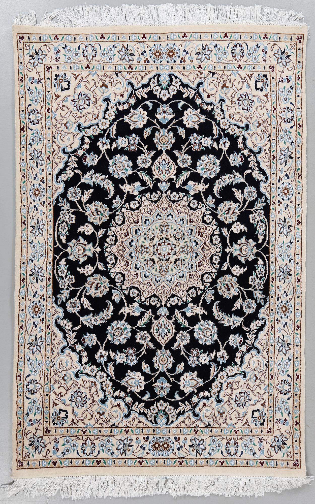 MATTA, Nain, part silk, modern tillverkning, 150 x 98 cm.