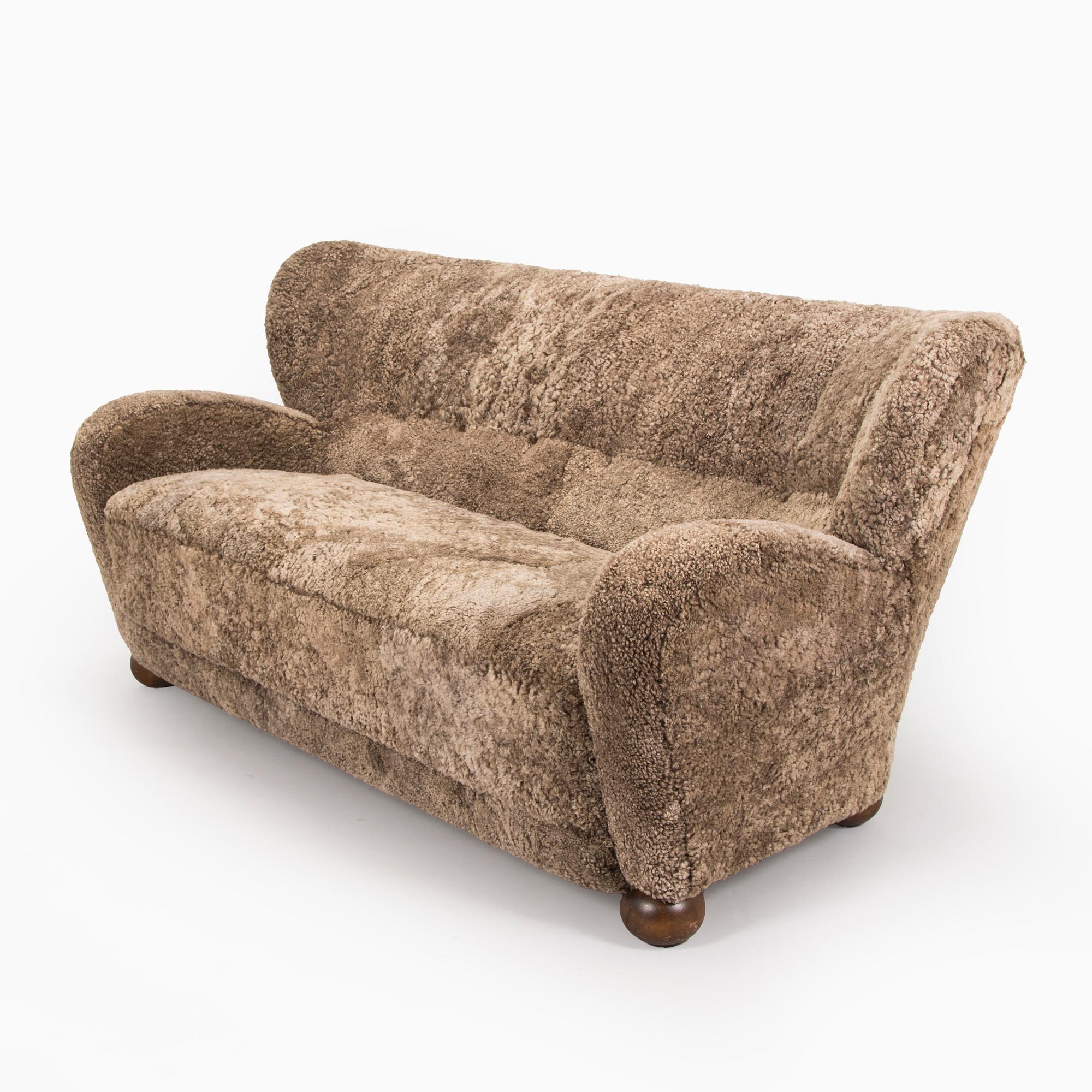 Märta Blomstedt, An 'Aulanko-model' sofa. Designed in 1939.
