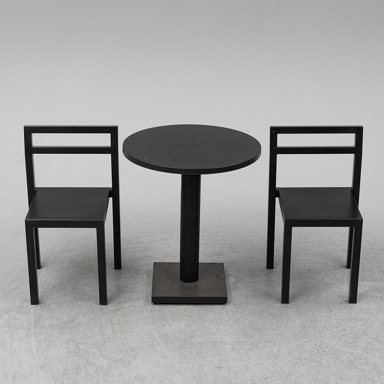 BORIS BERLIN/POUL CHRISTIANSEN, bord med två stolar, "Non", Komplot design, Källemo.