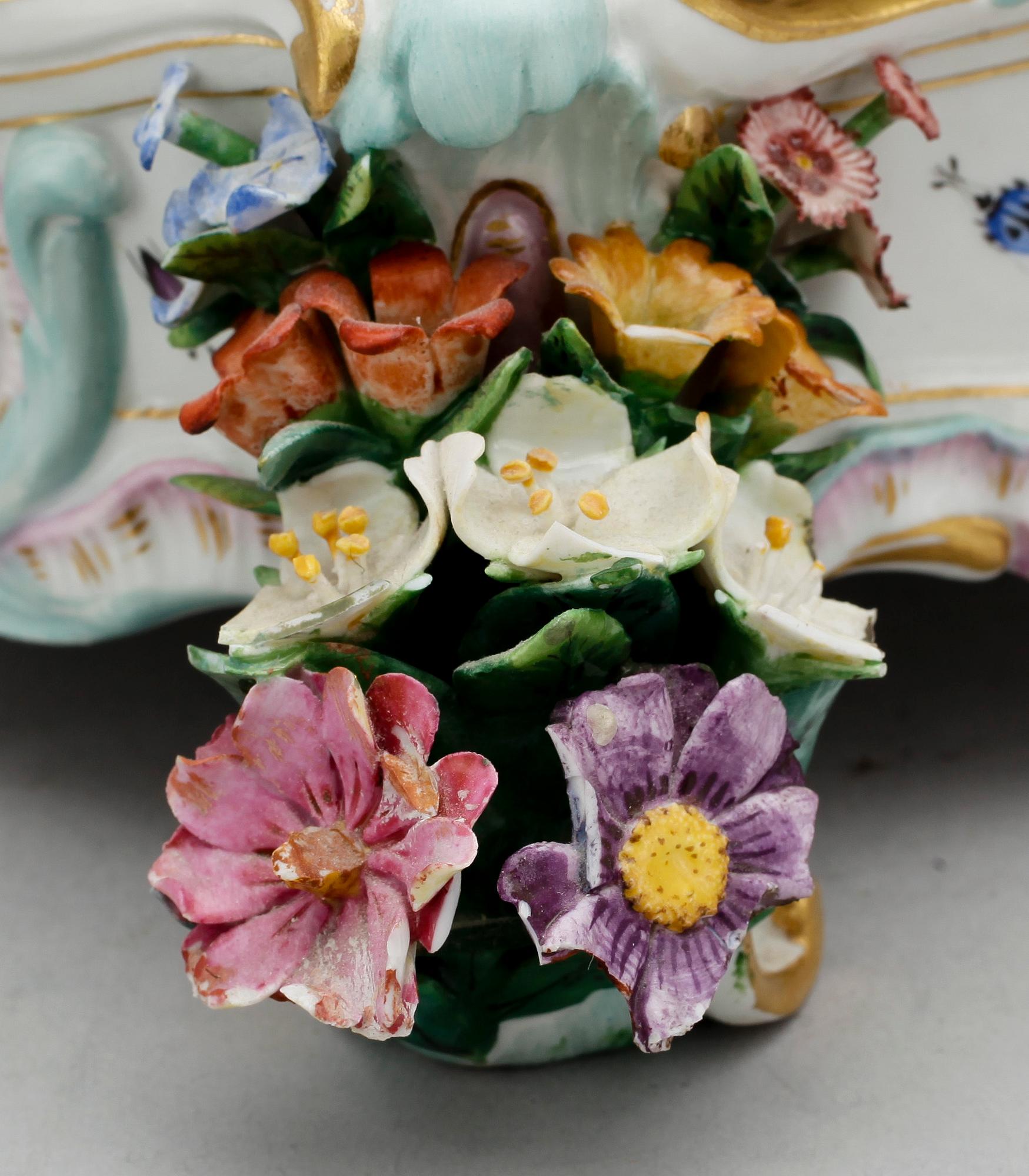 NICKEDOCKA med SOCKEL, porslin, Meissen.