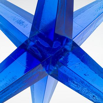 Oiva Toikka, A glass sculpture 'Yö' (Night) Pro Arte, signed O. Toikka Nuutajärvi.
