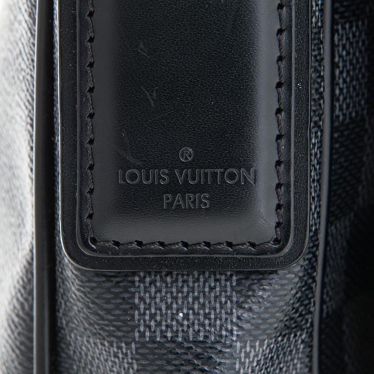 Louis Vuitton, laukku, "District PM Messenger".