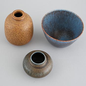 PARTI STENGODS, 3 delar, Gunnar Nylund, Rörstrand, Eva Staer Nielsen, Saxbo samt Höganäs, 1900-tal.