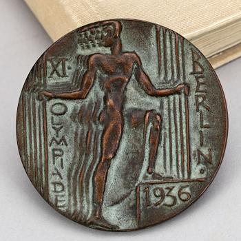IDROTTSMEMORABILIA, 8 delar, höjdhopparen Åke Ödmark, 1930-tal.