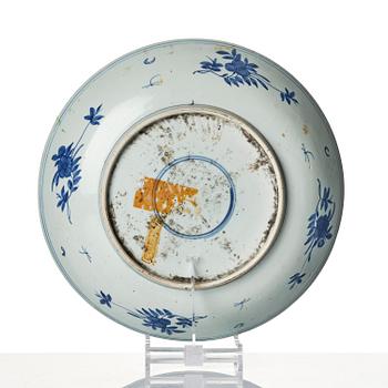 A blue and white dish, Ming dynasty (1368-1644).