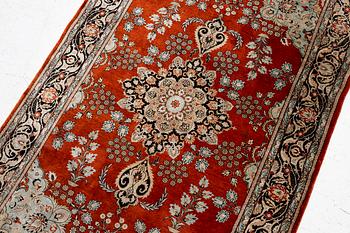 Carpet, Tabriz, silk, approx. 152 x 92 cm.