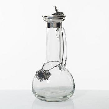 Karaff, glas med silverfattning, Otto Wollter, Schwäbisch Gmünd, Tyskland (firman aktiv 1875-1991).