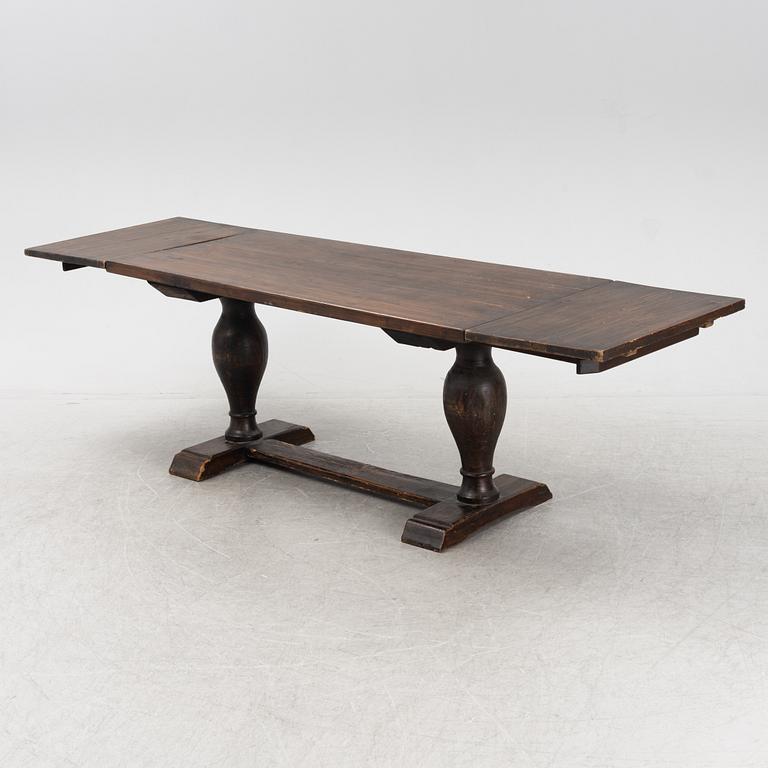 A Baroque dining table, first part of the 18th Century.
