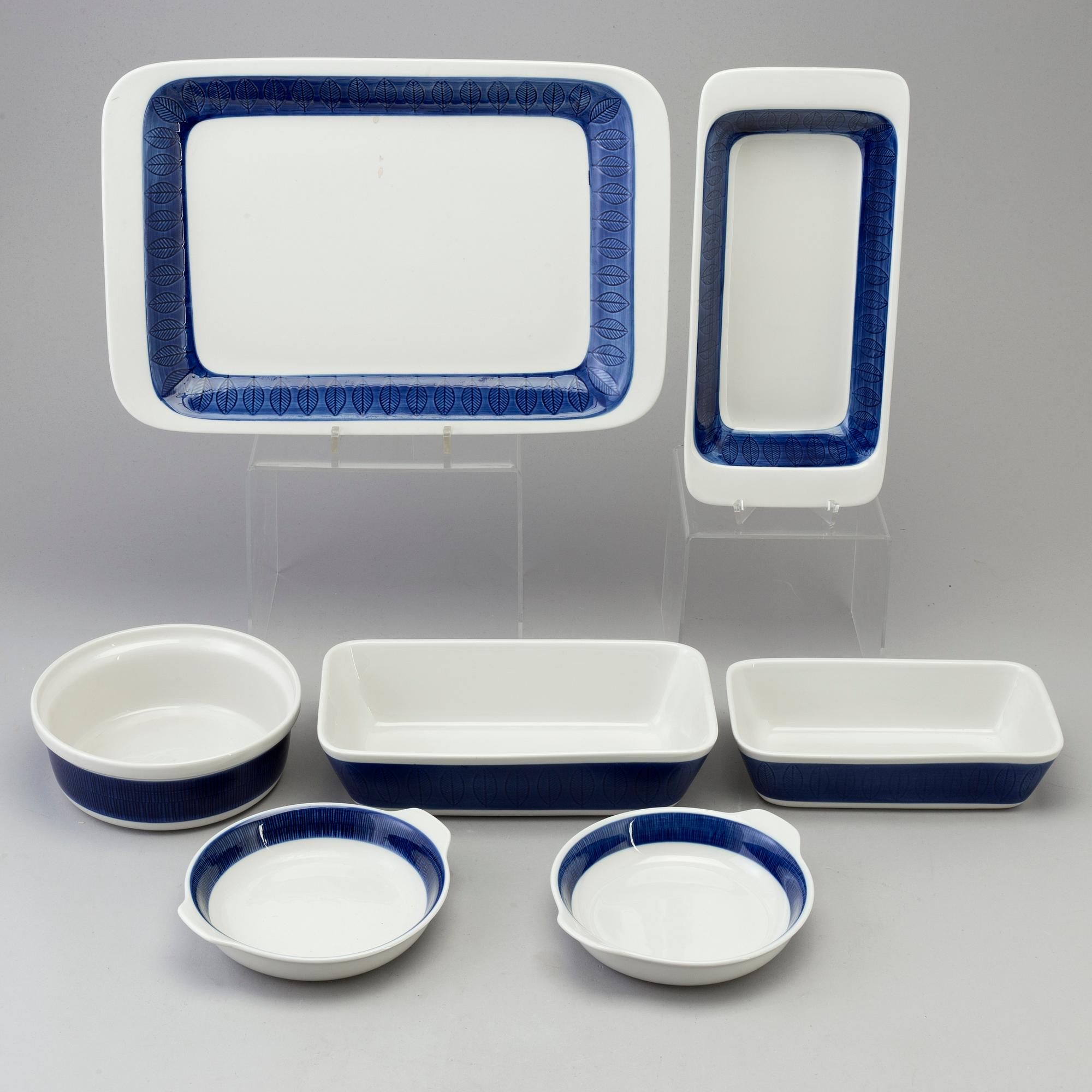 A 73 pcs 'Koka blå' porcelain dinner service by Hertha Begtsson, Rörstrand, in production 1956-1988.
