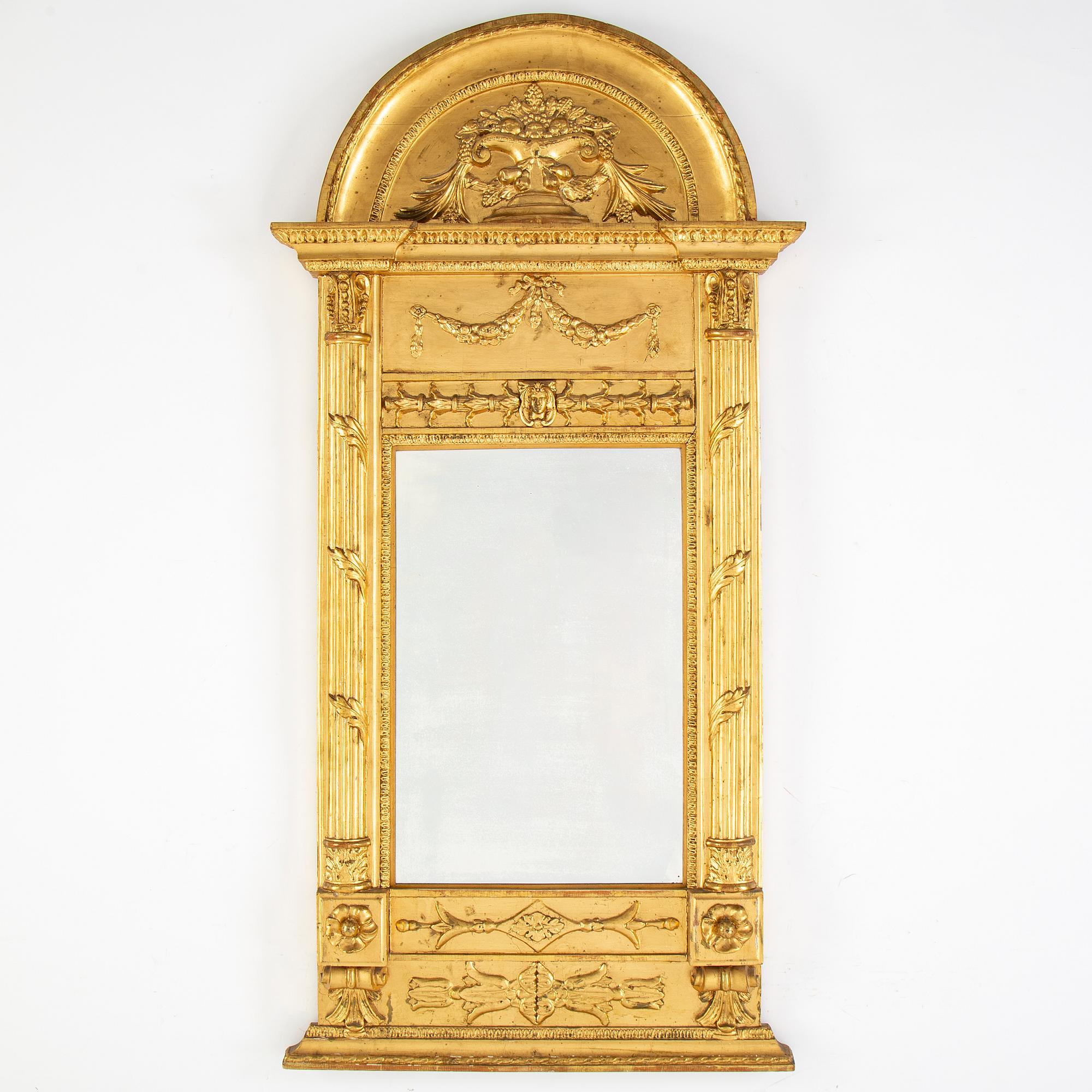 A first half of the 19th century mirror.