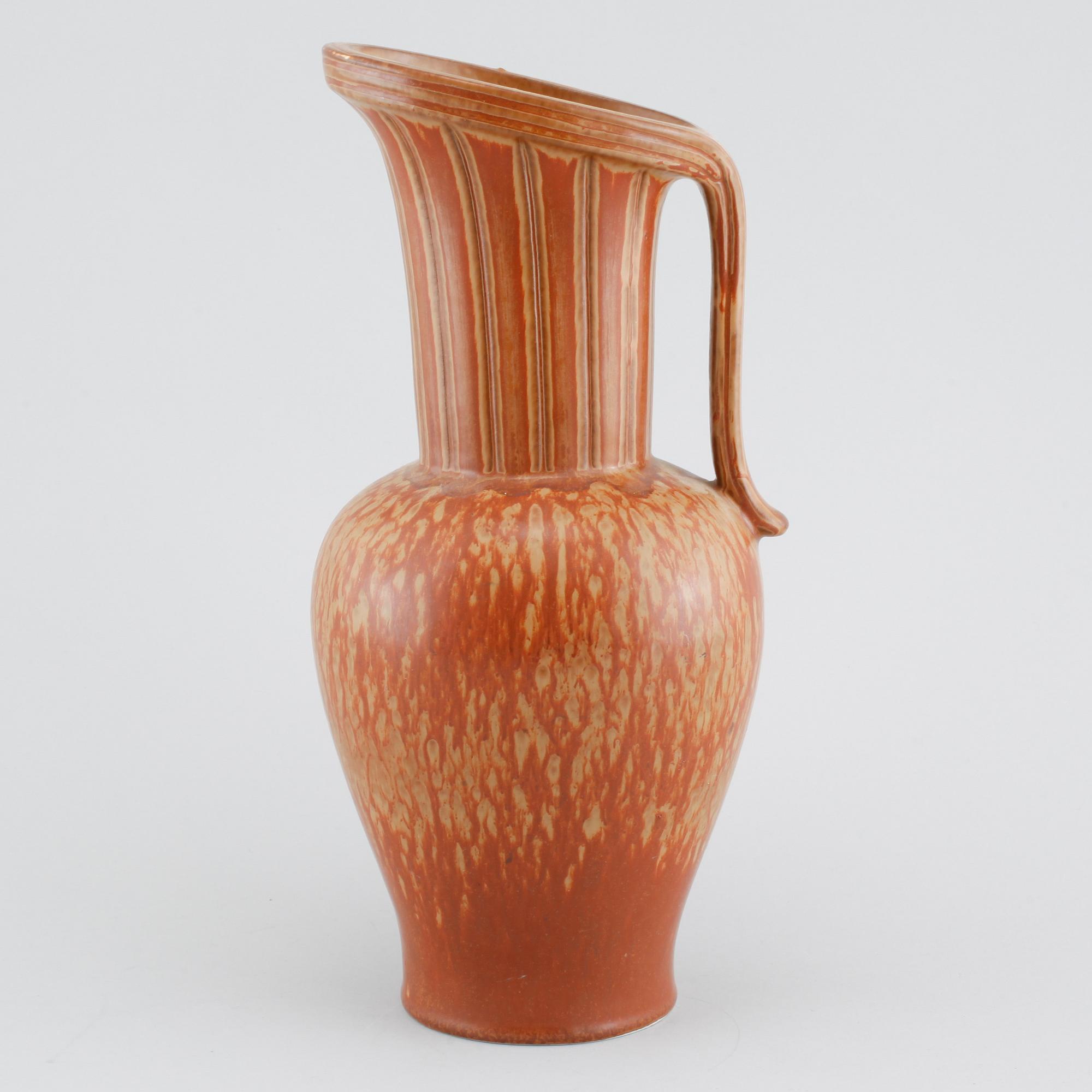 A 1950/60s stoneware pot by Gunnar Nylund, Rörstrand.