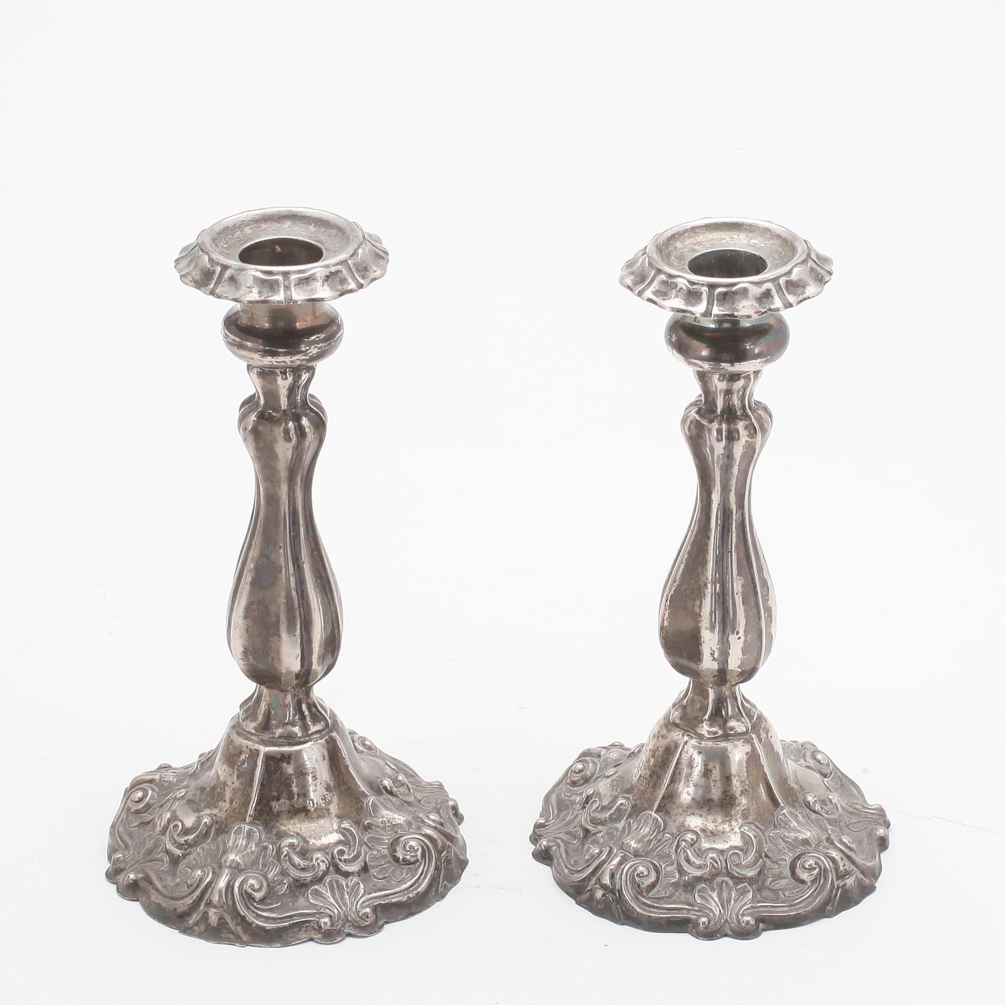 LJUSSTAKAR, ett par, nyrokoko, silver, 1849.
