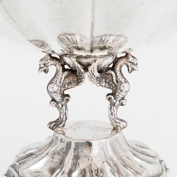 A Spanish silver bowl, maker's mark J. Perez Fernandez, and a silver salt cellar, Platería López, Madrid.