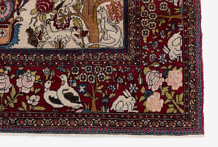 An antique pictoral Esfahan rug, Central Persia (Iran), c 213 x 142 cm.