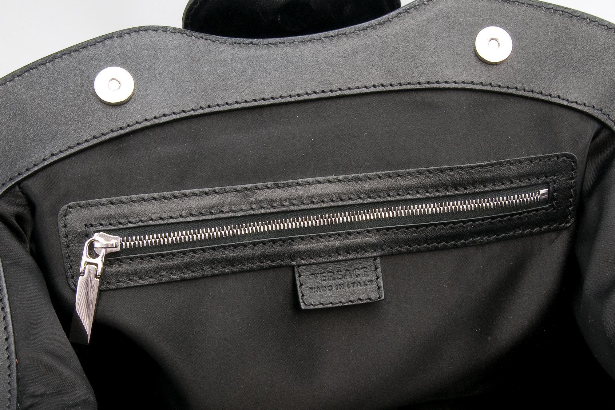 HANDVÄSKA, Versace.