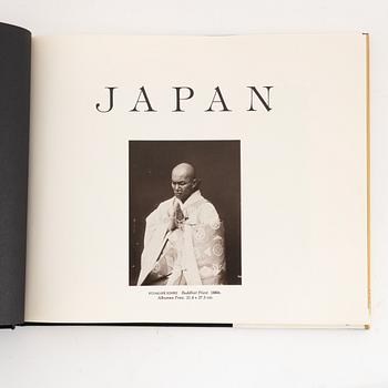 Litteratur rörande Japanskt konst och konsthantverk, sex delar samt album med träsnitt.