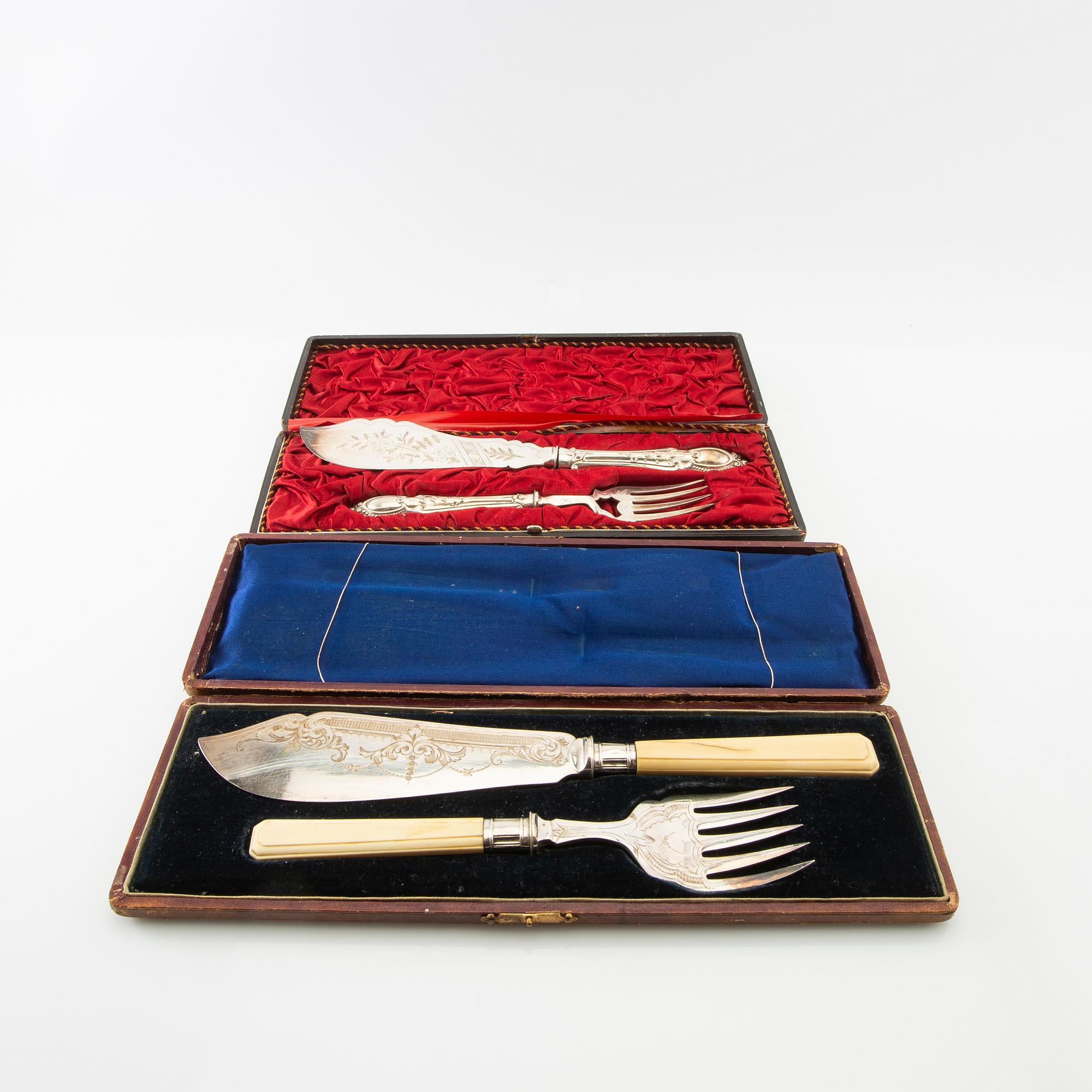 Serving utensils, 2 pairs of silver-plated around 1900.