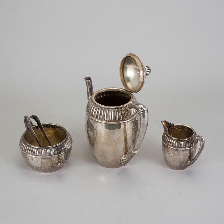 KAFFESERVIS, 3 delar, silver. Gustaf Möllenborg, Stockholm 1911. Vikt ca 816 gram.