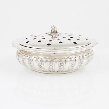 A silver jardinere, mid 20th Century.