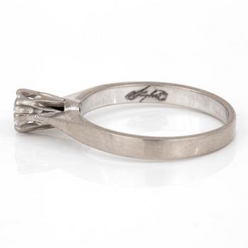 RING, 18 k vitguld, 0,4 ct enl gravyr.