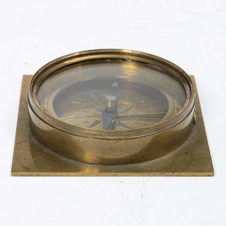 Compass, by Johan Gusaf Hasselström, (active in Stockholm 1775-1812).