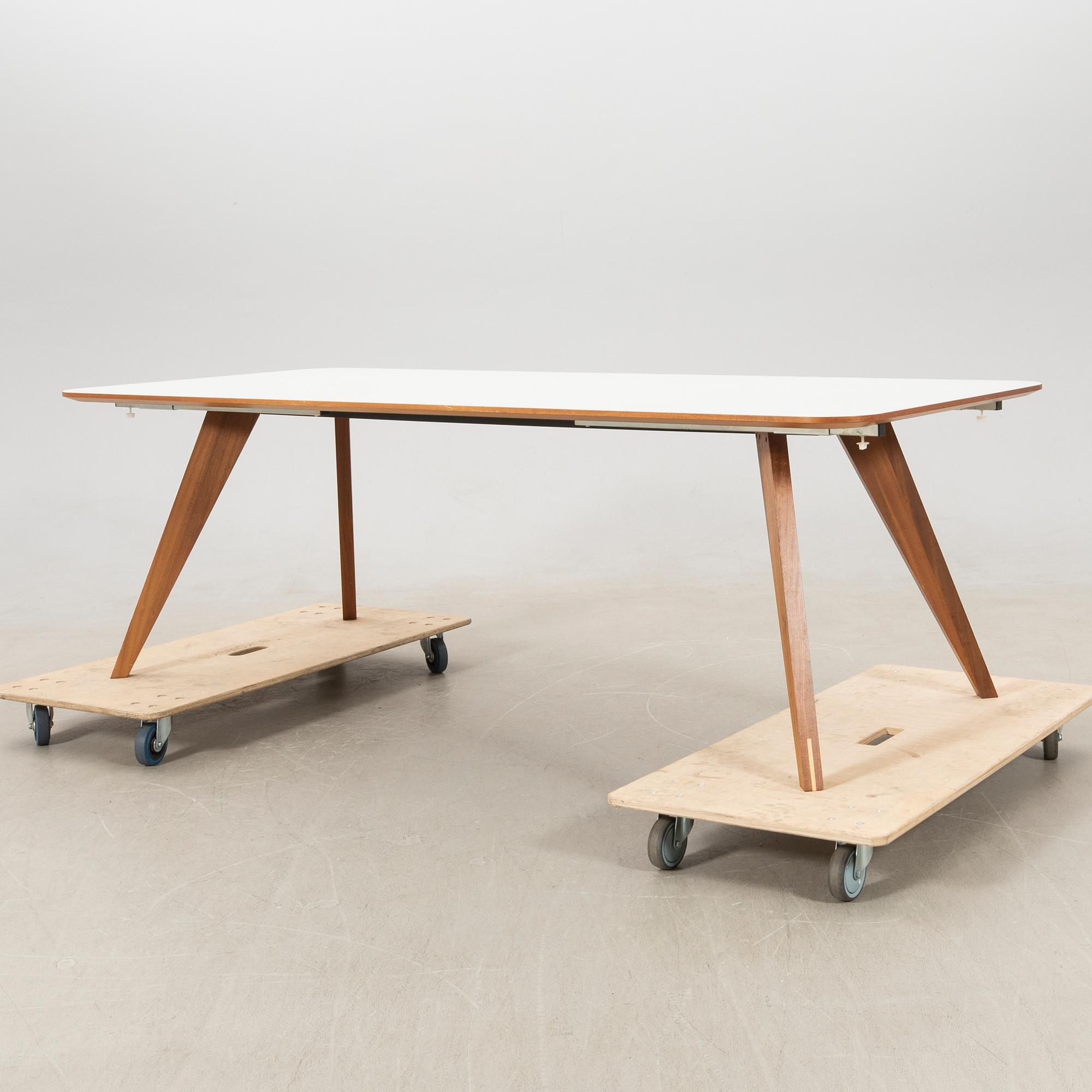 Michael H. Nielsen, bord, "New Mood" för Bolia 2000-tal.