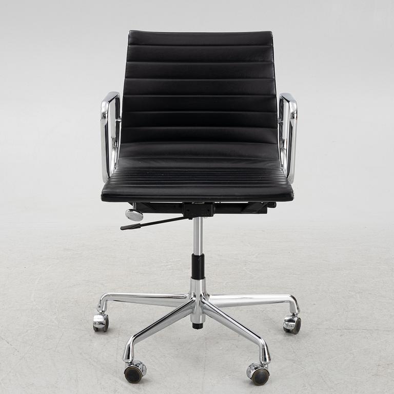 Charles & Ray Eames, office chair, "EA117" Vitra.