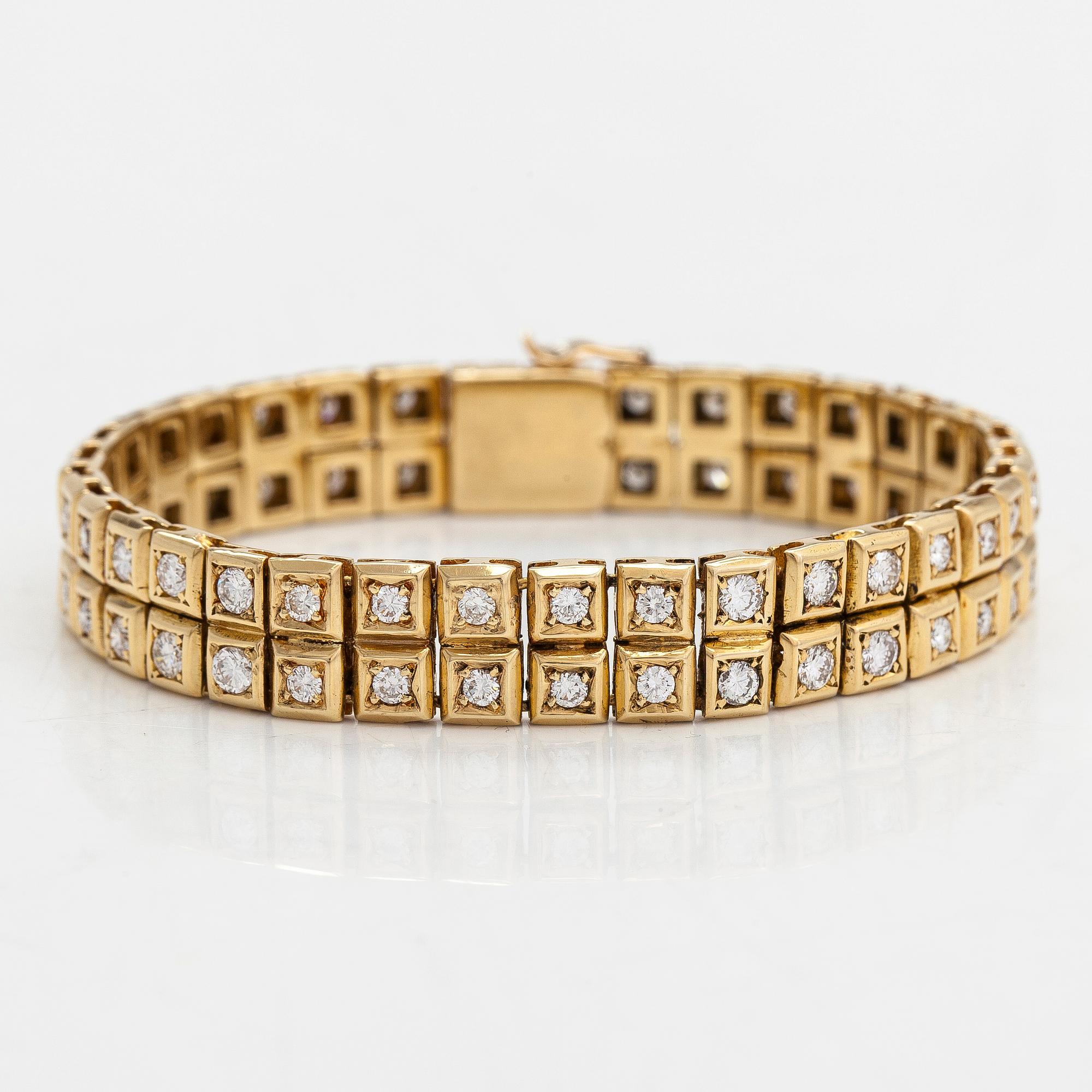 Armband, 18K guld med  briljantslipade diamanter ca 3.50 ct totalt. Med intyg.