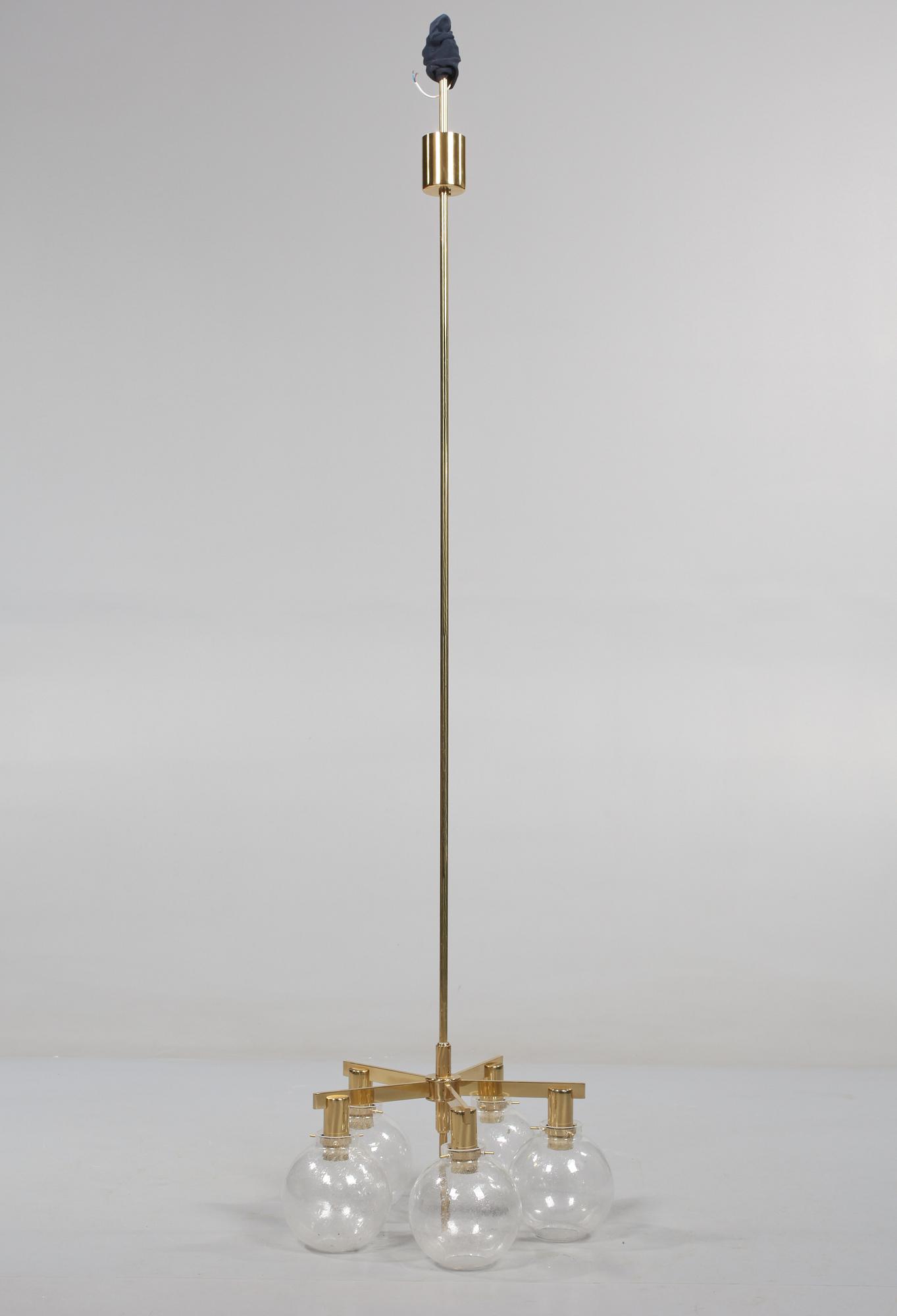TAKLAMPA, Hans Agne Jakobsson, Markaryd, 1900-talets andra hälft. Höjd ca 230 cm.