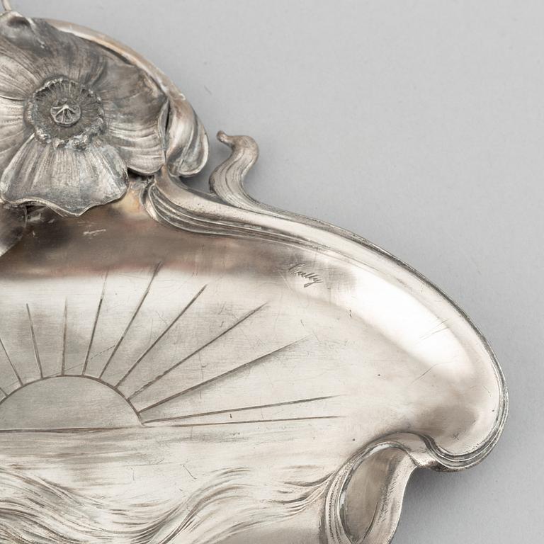 Württembergische Metallwarenfabrik, an Art Nouveau tray, early 20th Century.